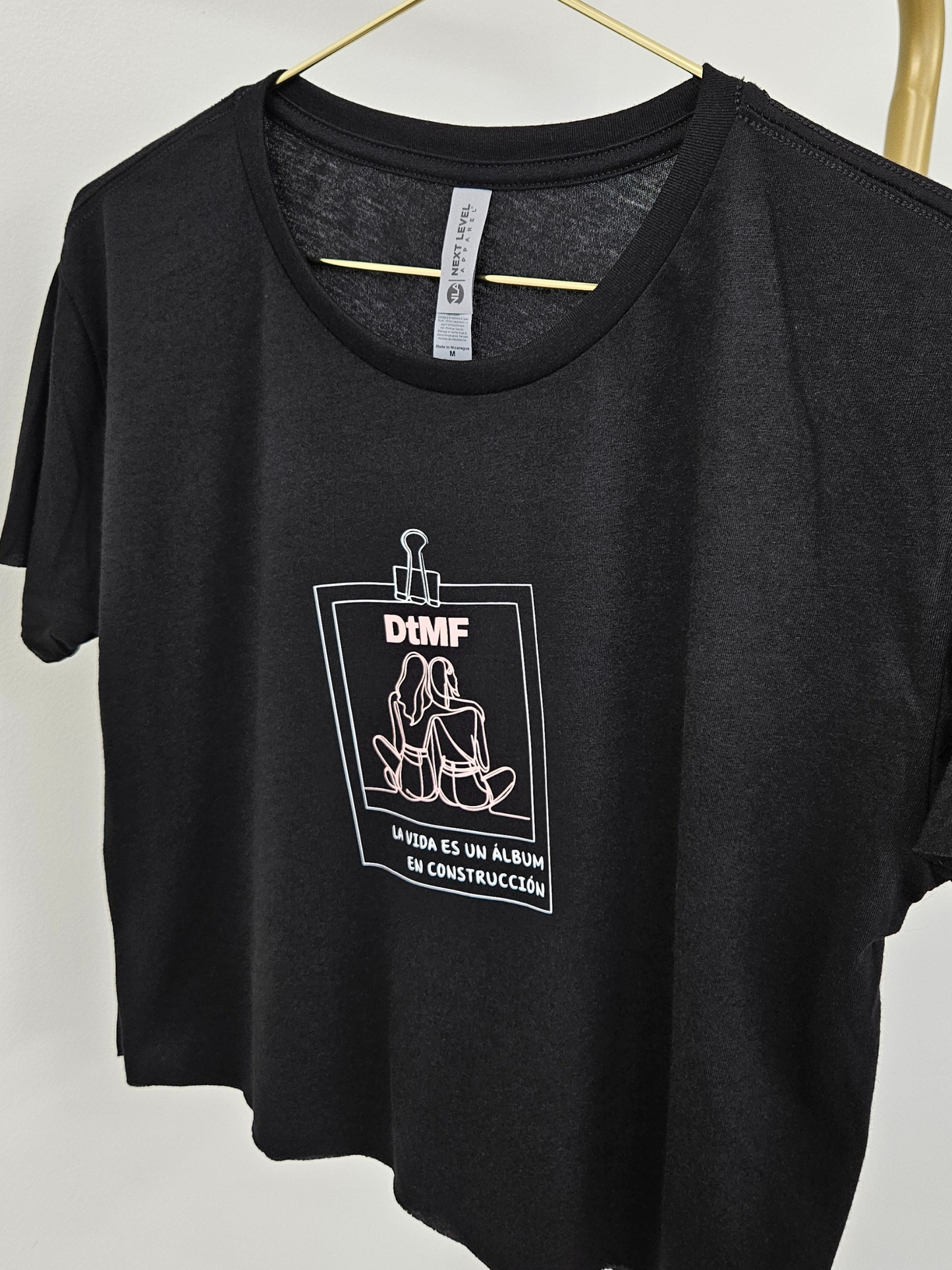 La vida es un álbum en construcción/ Crop T-shirt