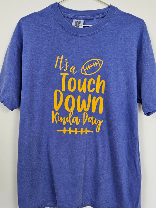 It's a Touch Down Kinda Day / Heavyweight T-Shirt